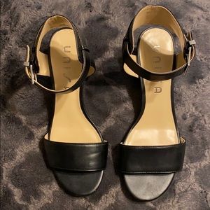 Unisa Black Ankle Strap Sandals